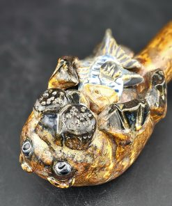 Alternative view of Otter Sculpture